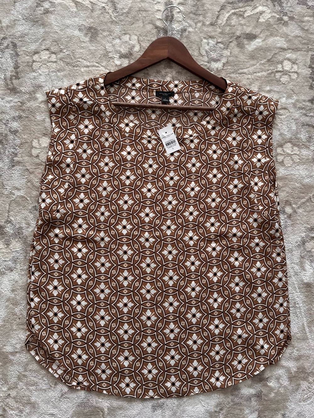 Ann Taylor Brown and Cream Geometric Sleeveless Top - size S - Picture 9 of 11